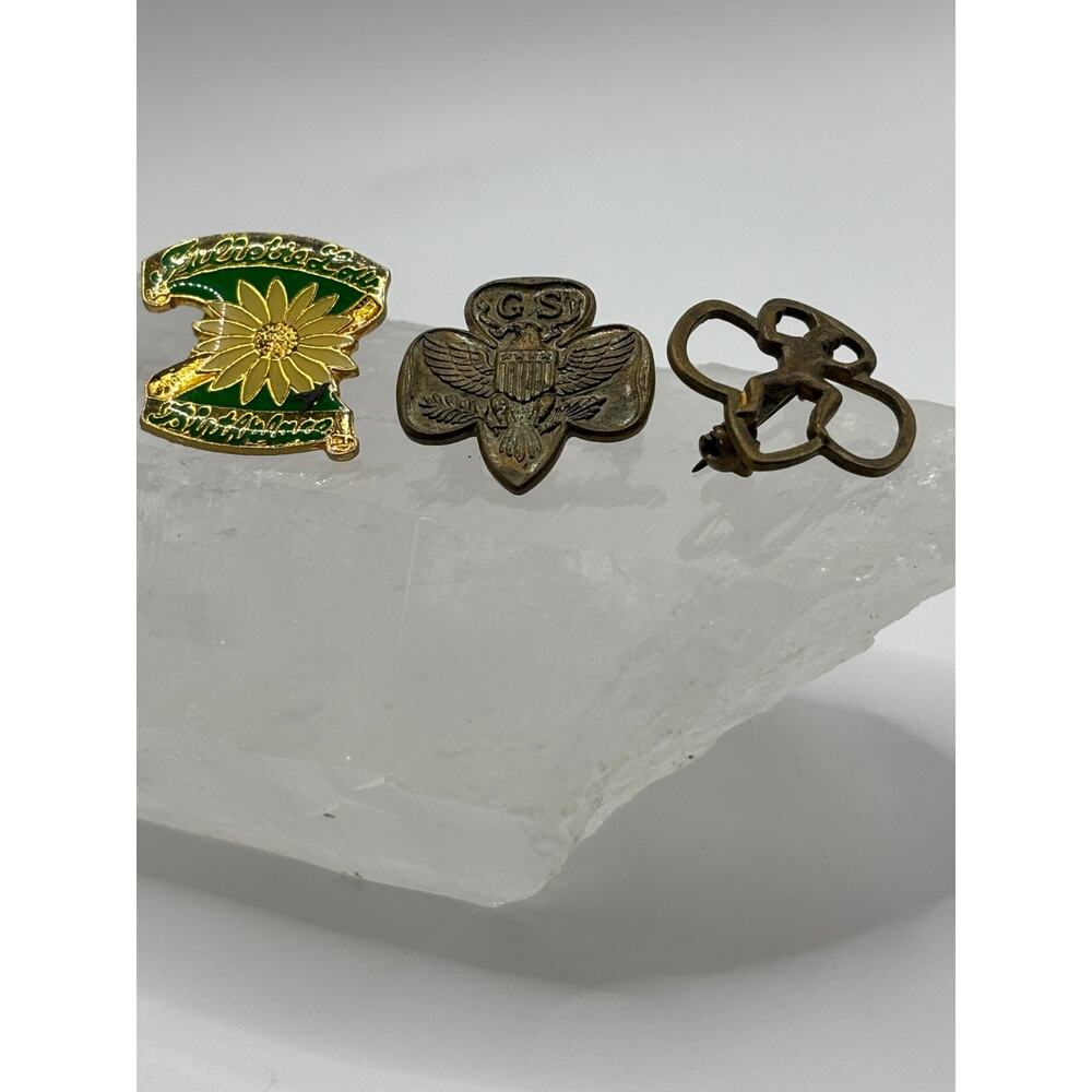 vintage pins (3) girl scout & brownie -1960s / Juliette Gordon birthplace-90s